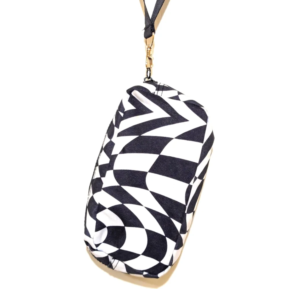 Retro | Funky | Checkered | Clutch | Pouch | Organizer | Beauty | Edgy | Trendy